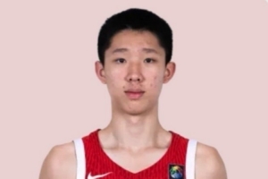 下半场表现低迷！张宇辰上半场三分球6投6中 全场14投7中，三分球12投6中收获20分