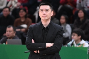 杨鸣指出：中国篮球与足球现状相似，杨瀚森在NBA面临挑战