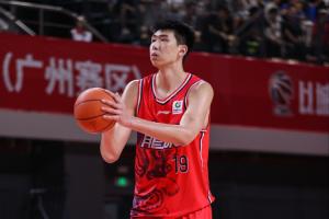 徐昕将缺席NBA夏季联赛，马刺队曾提供试训及夏联邀请