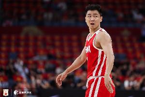 杨毅谈高诗岩不敢投篮:落后十来分有心理压力,你越不投对手收得越小