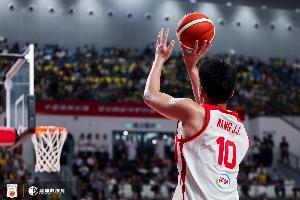 媒体人：王俊杰遭渡边雄太压制 对位交锋中全面失利 为成长带来宝贵一课