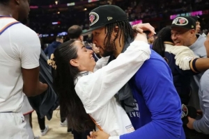 NBA神仙眷侣！纽约之霸背后有贤妻助力 布伦森因她成为人生赢家
